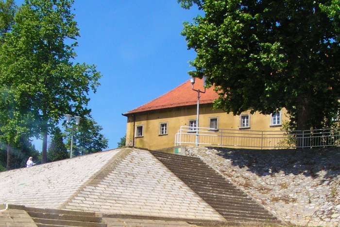 Stepenice, šetnica, samostan